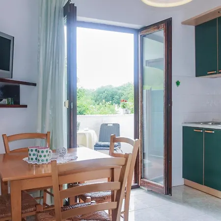 Suzy Apartment *