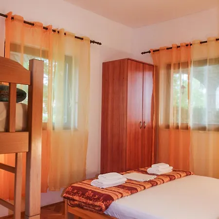 Suzy Appartement Vantacici